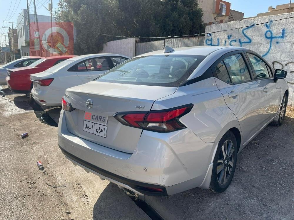 نيسان فيرسا